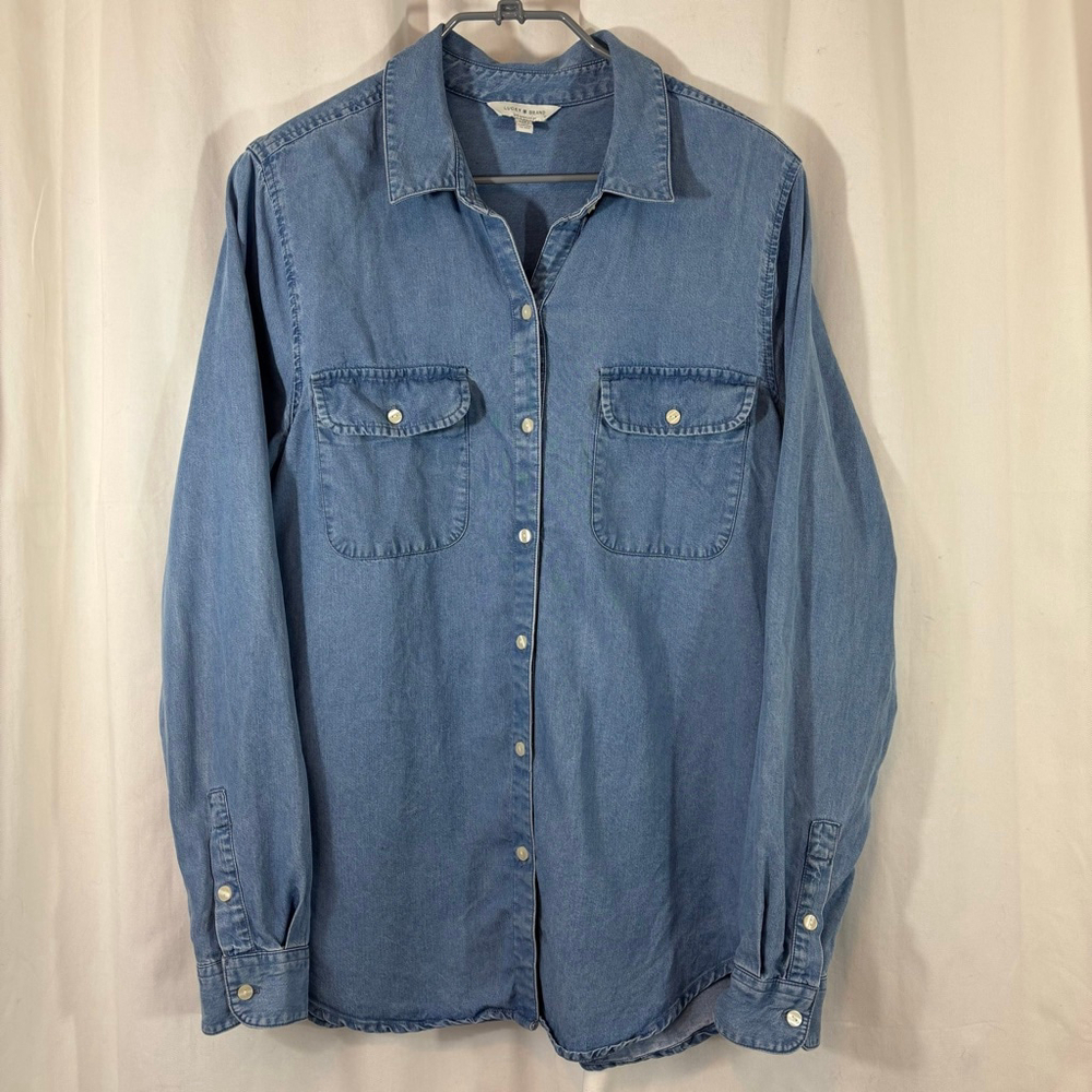 Lucky Brand Denim Button Down Shirt Women’s Medium Blue Long Sleeve Chambray Top - Picture 2 of 6